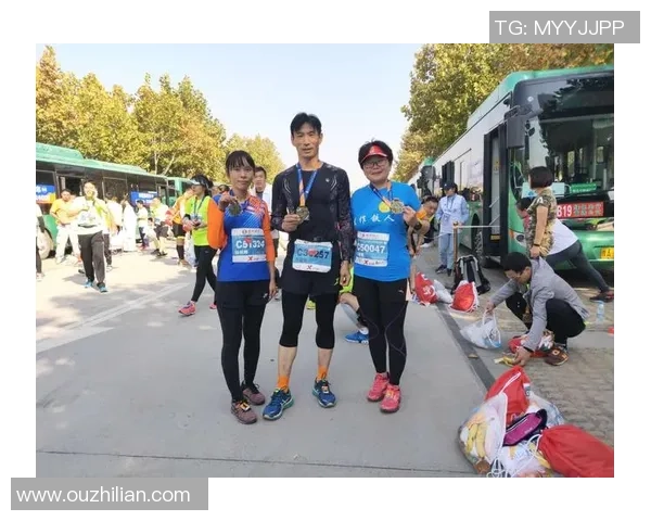 深度对话：周秀英如何在足球世界中追寻梦想与坚持的故事